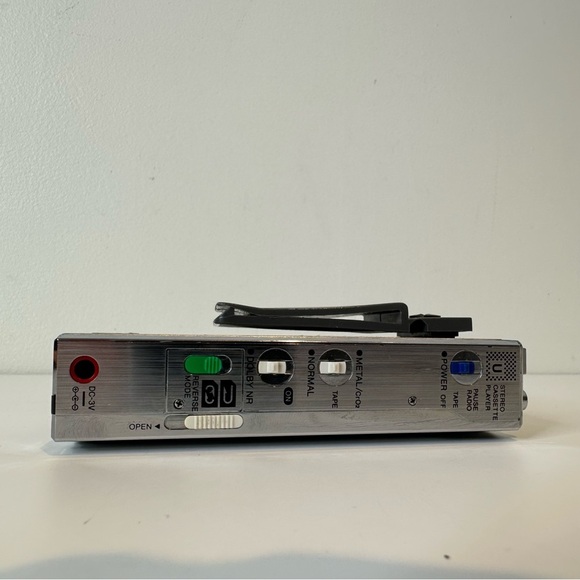 Aiwa HS-U07 Cassette Player Walkman With Stereo Cassette Working - Picture 7 of 14